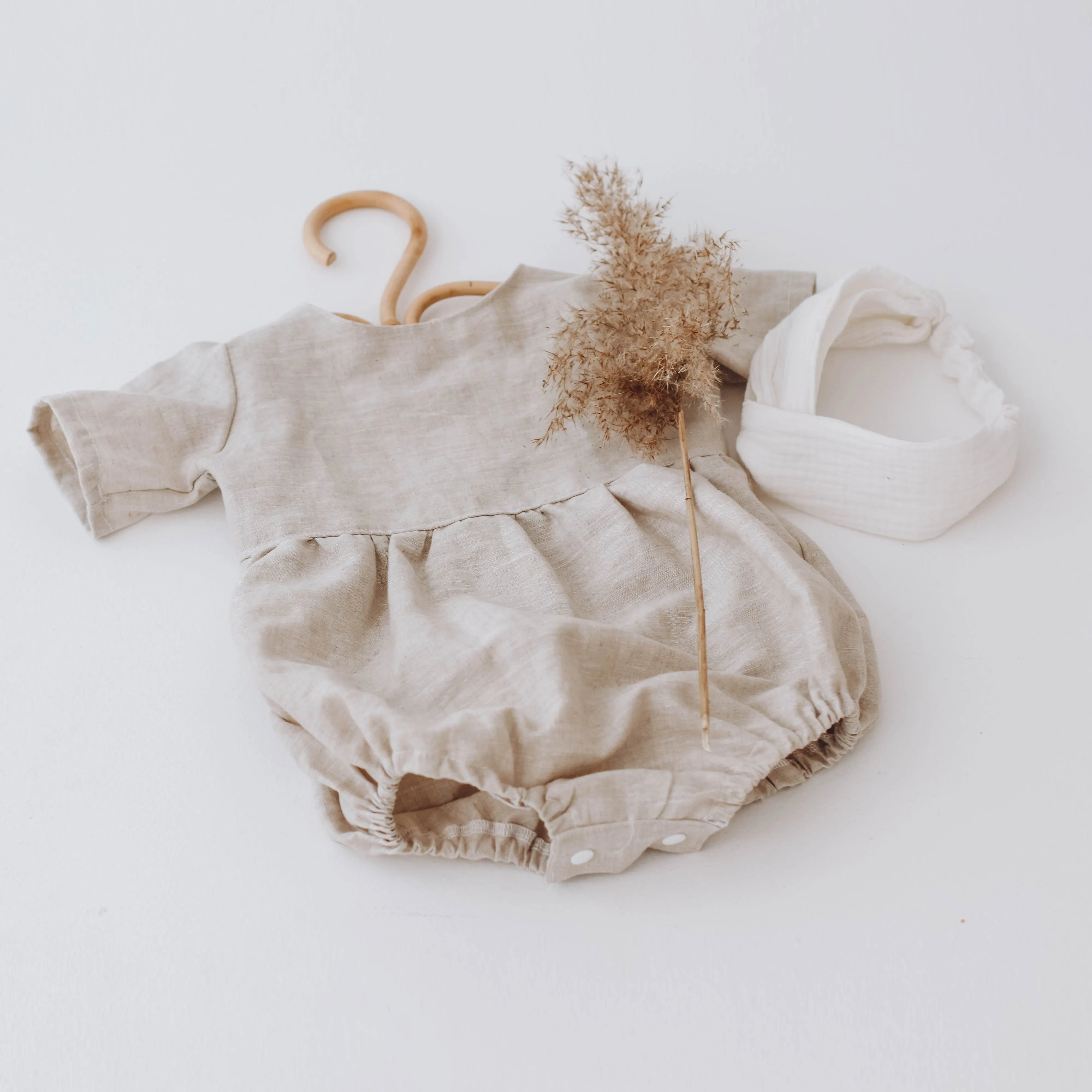 Linen romper with short sleeves