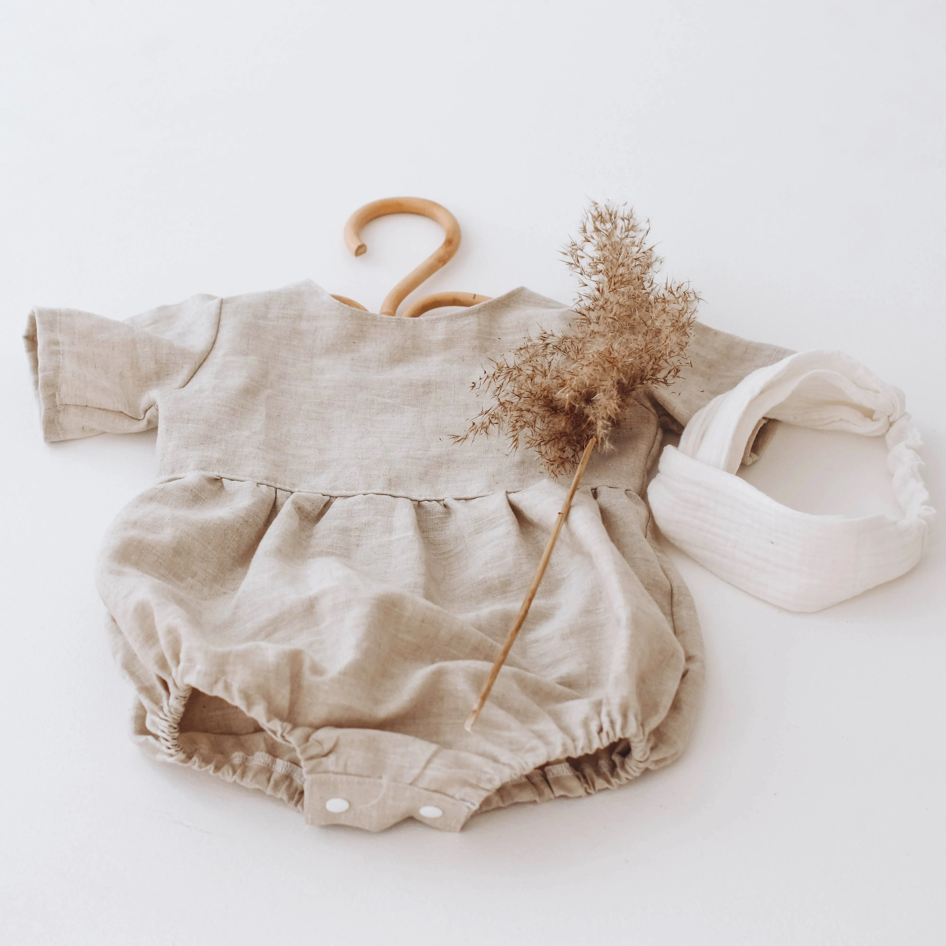 Linen romper with short sleeves