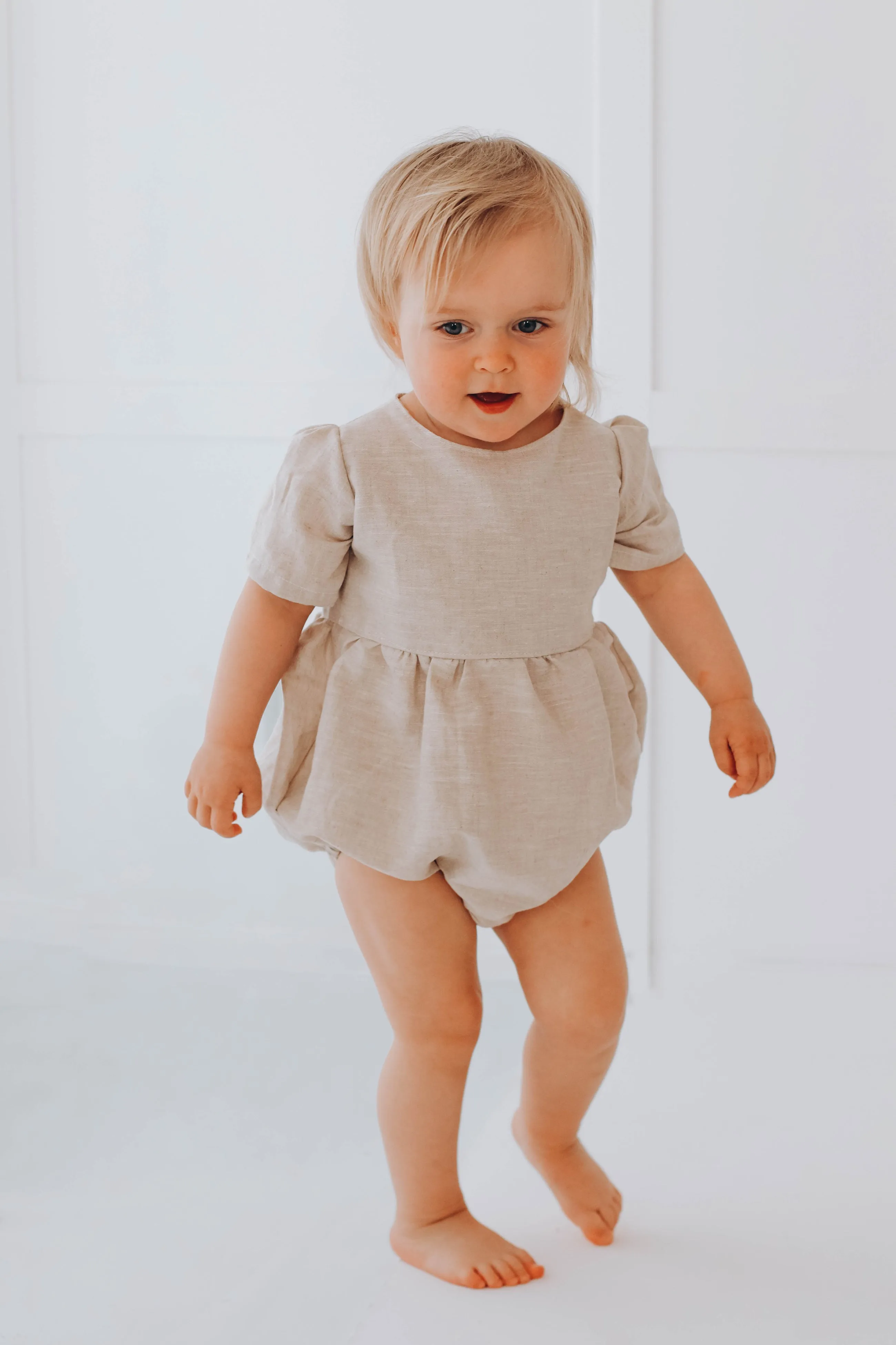 Linen romper with short sleeves