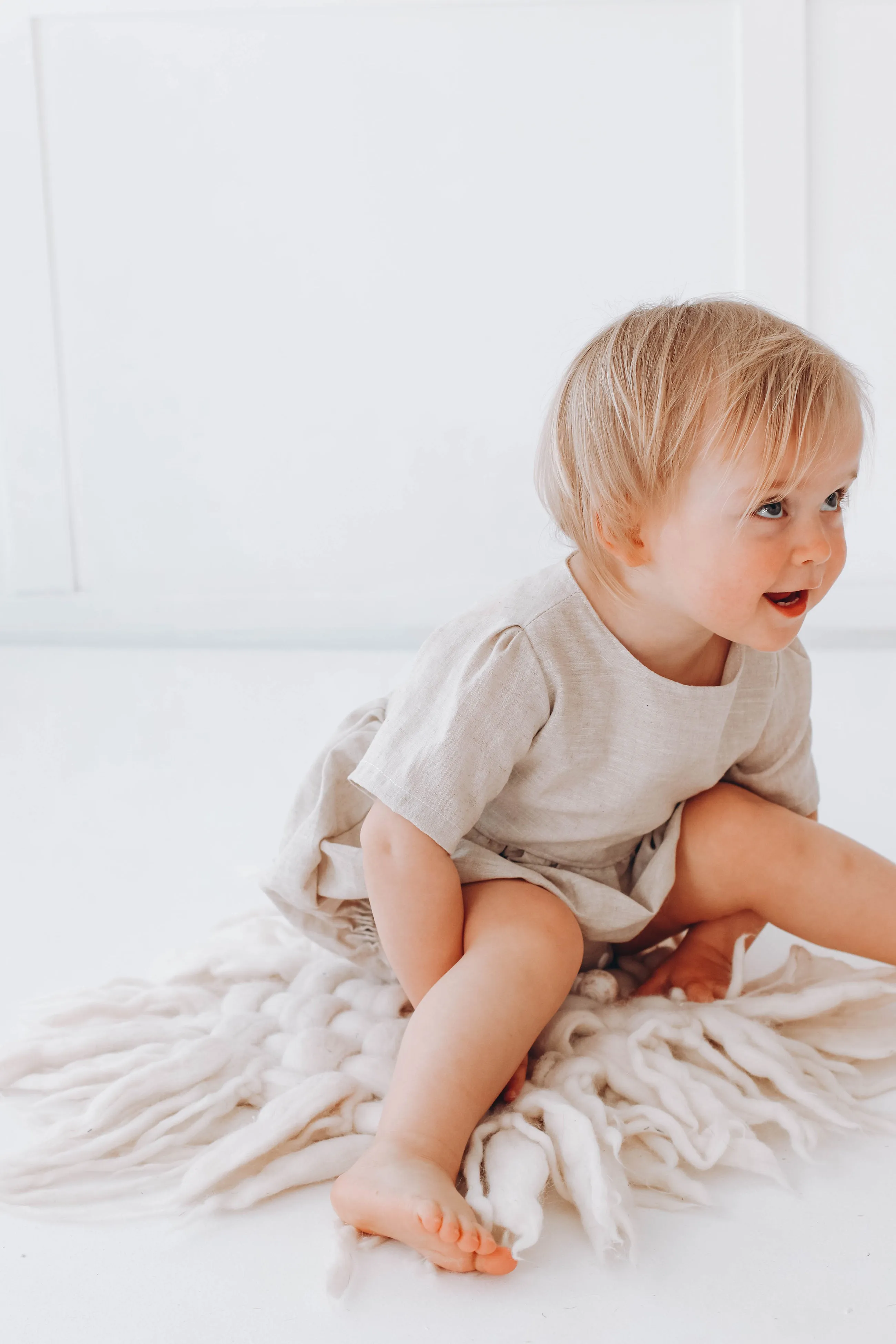 Linen romper with short sleeves