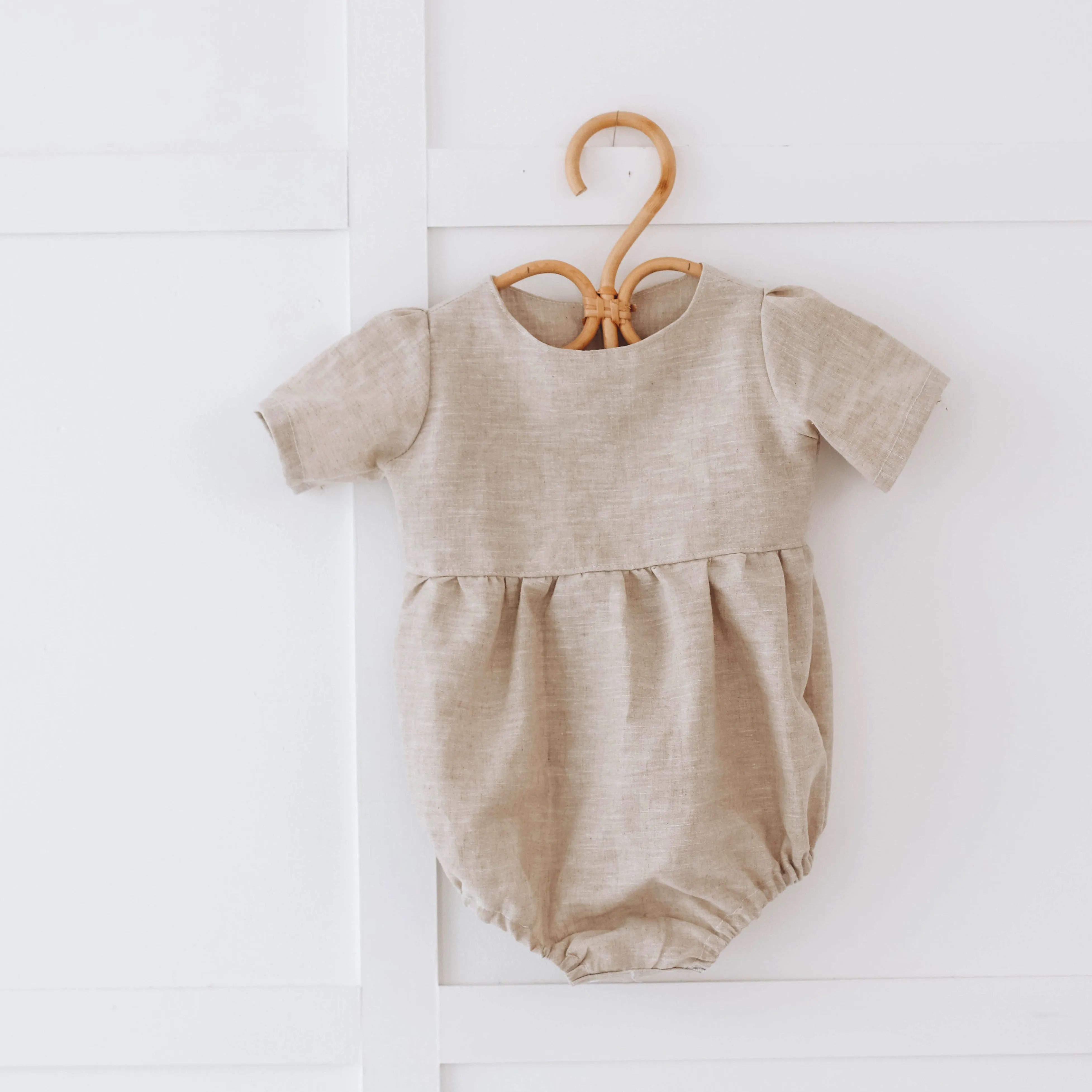 Linen romper with short sleeves