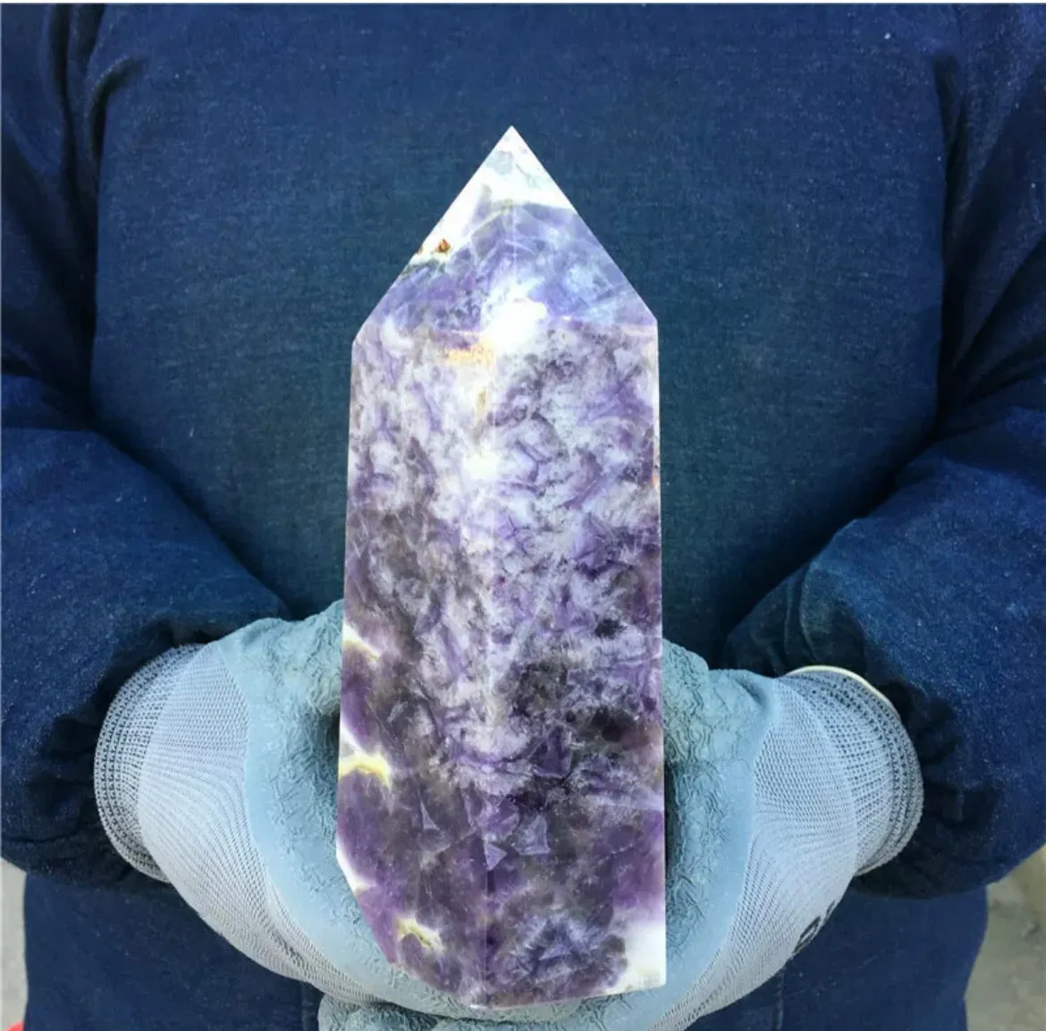 Natural amethyst gejmstone crystal tower point obelisk