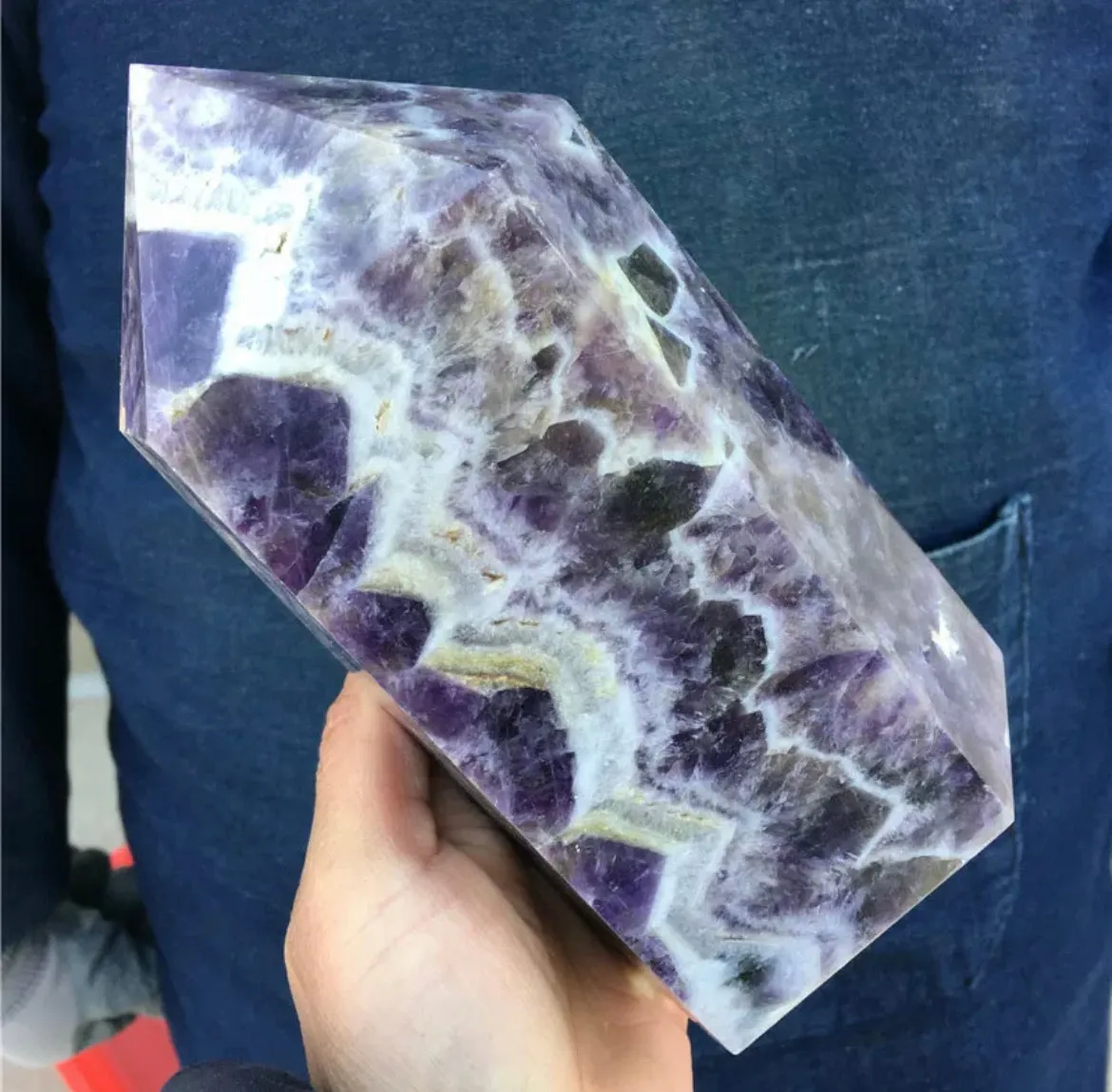 Natural amethyst gejmstone crystal tower point obelisk