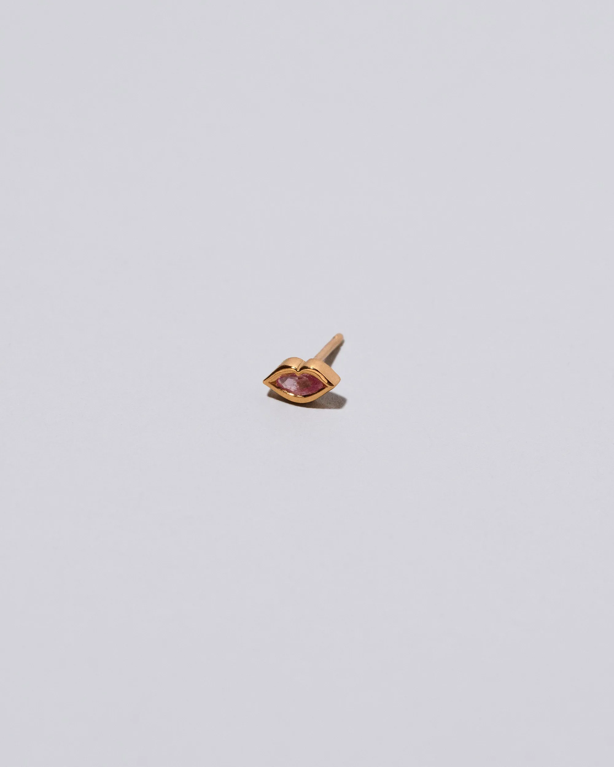 Sweet Little Kiss Stud Earring Single